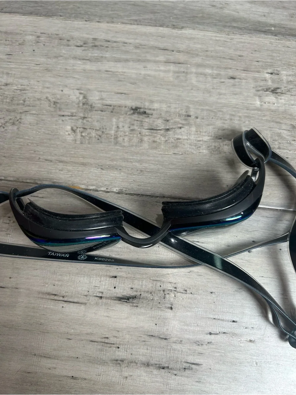 Speedo Men's Black Swim Goggles with Mirrored Teal Lenses